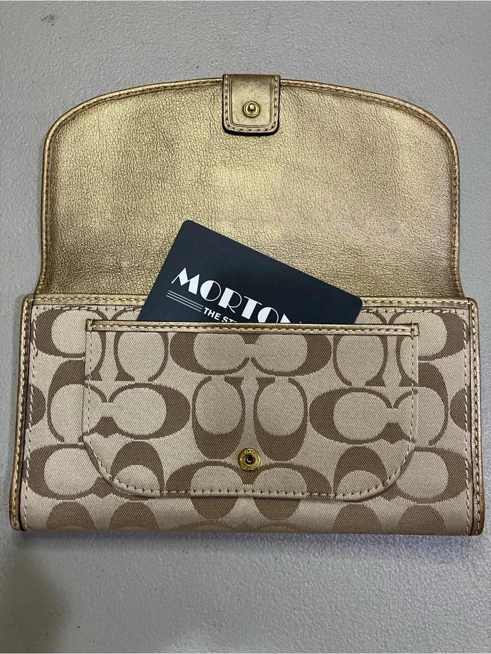 EUC Coach Beige Signature Canvas Buckle Wallet